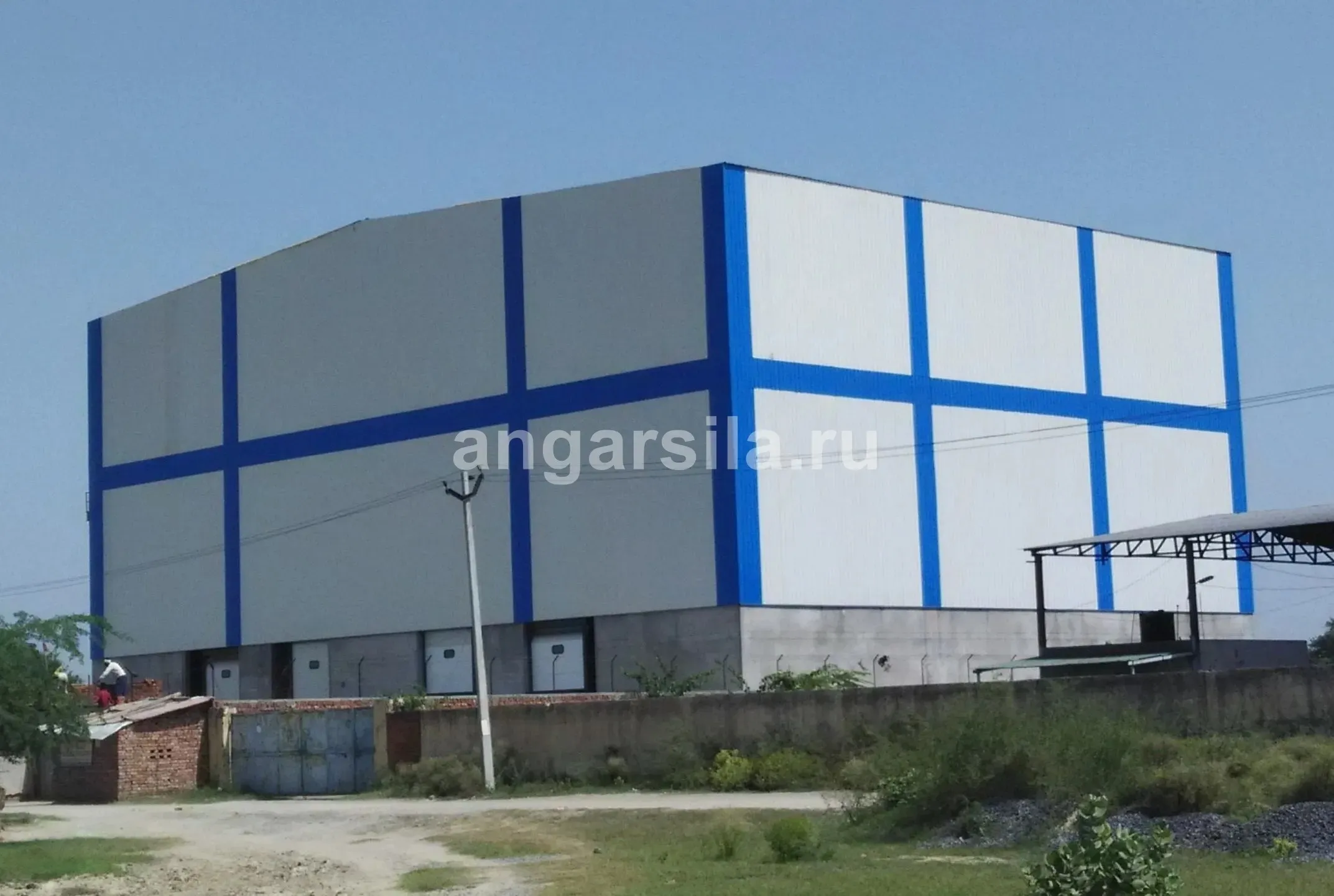 картинка-ссылка на статью: Какой металл используется для каркаса ангаров?